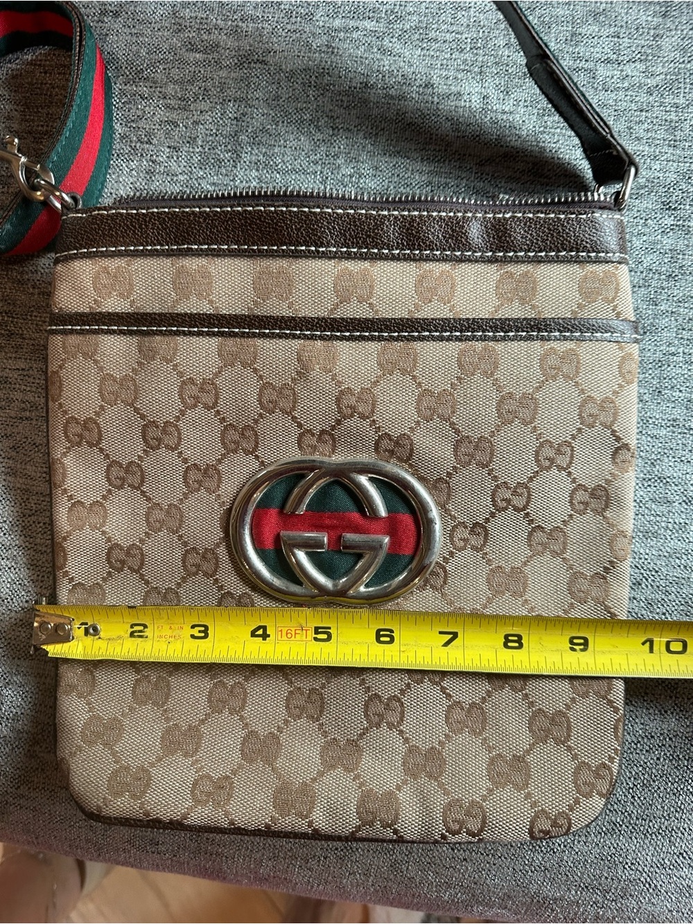 Gucci Beige GG Supreme Messenger with Green and Red Web - Picture 5 of 7